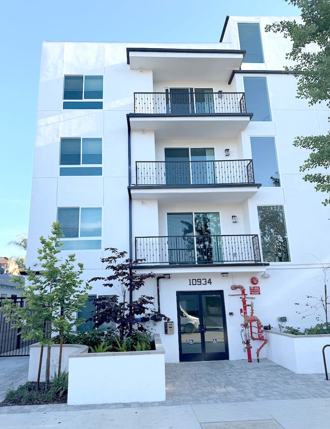 10934 Peach Grove - 10934 Peach Grove St