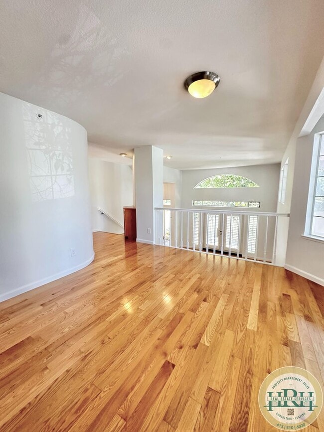 Photo - Charming 3BR|2.5BA Palo Alto Townhome – Pr...