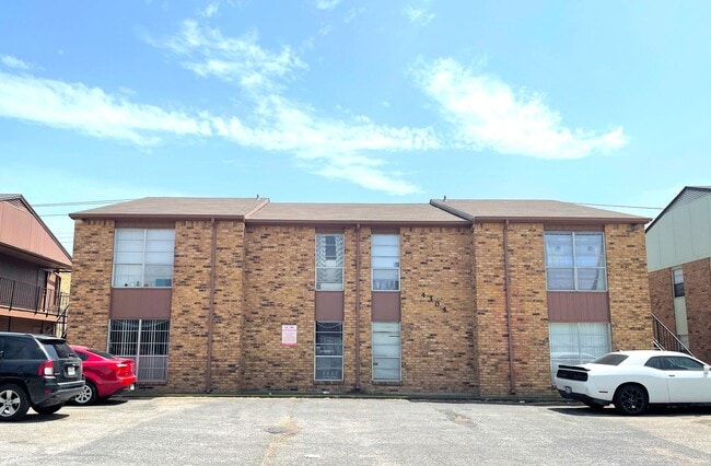 Building Photo - 4304 Lake Rd Rental
