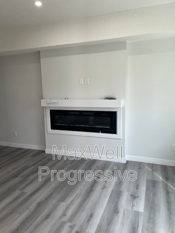 Photo - 10821-10112 112 St NW