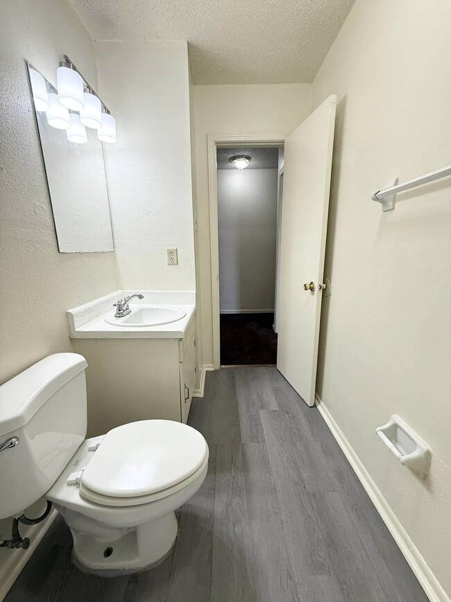 Photo - 1620 Newport Pl