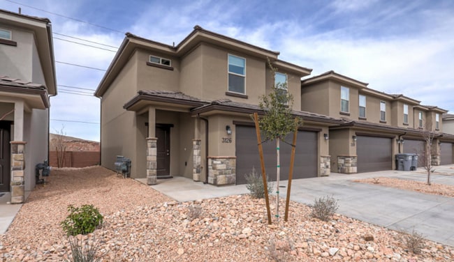 Photo - Pet Friendly: 3 Bedroom Fossil Hills Townhome With 2 Car Garage