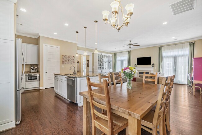 3224 Patrick Henry Dr