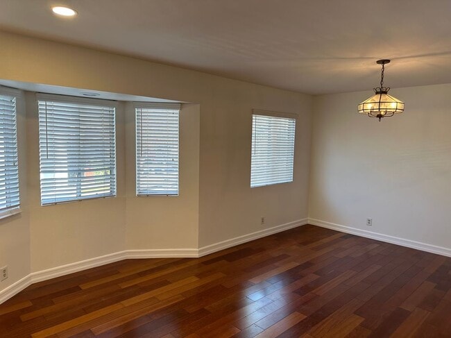 Photo - 302 W Loraine St