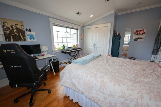 Photo - 127 Nonantum St Unit 2