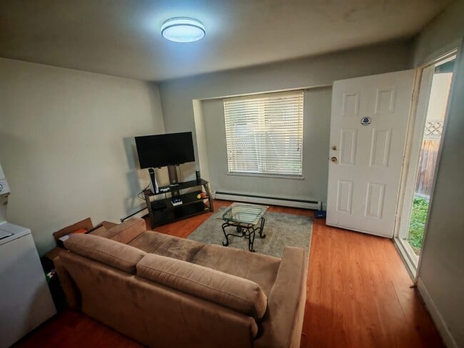 Photo - 7965-155A 155a St Unit B