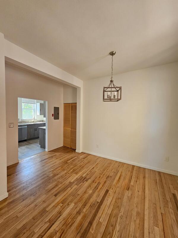 Photo - 18 S Bridge St