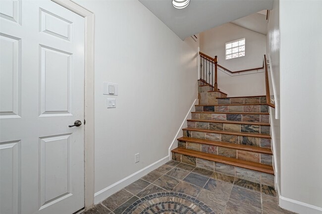 Photo - 5410 Rose St