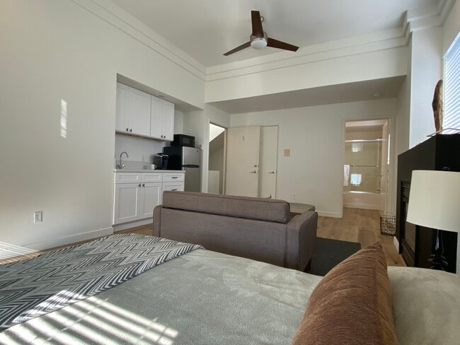 10050 National Blvd Unit 5