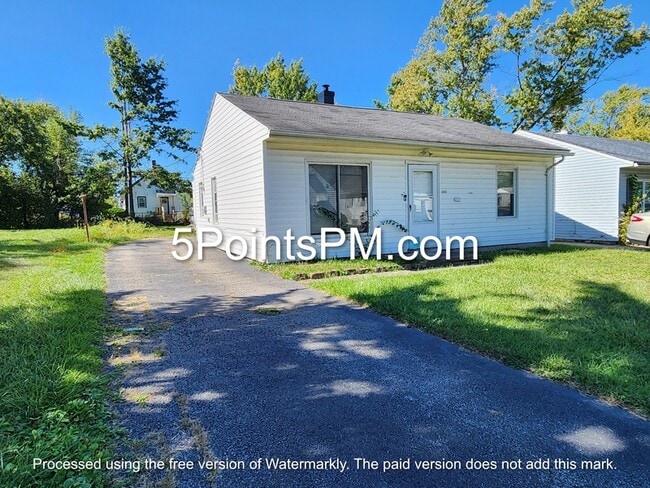 Building Photo - 4424 E 158th St
