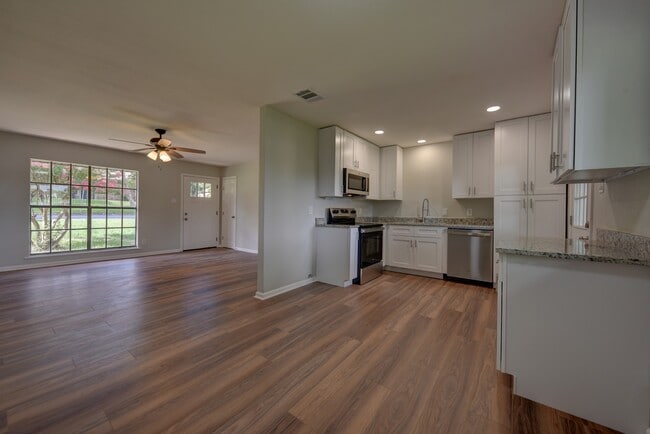Photo - 806 W Jefferson St