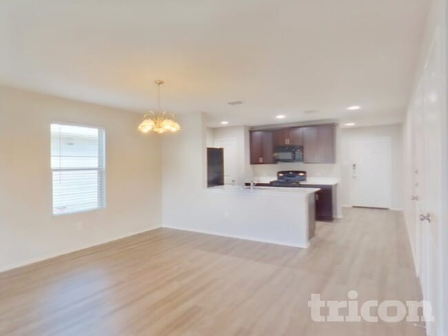 Photo - 337 Falling Star Dr