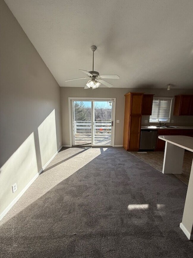 Photo - Comfortable & Convenient 3 Bedroom Near Recreation & Trails!!