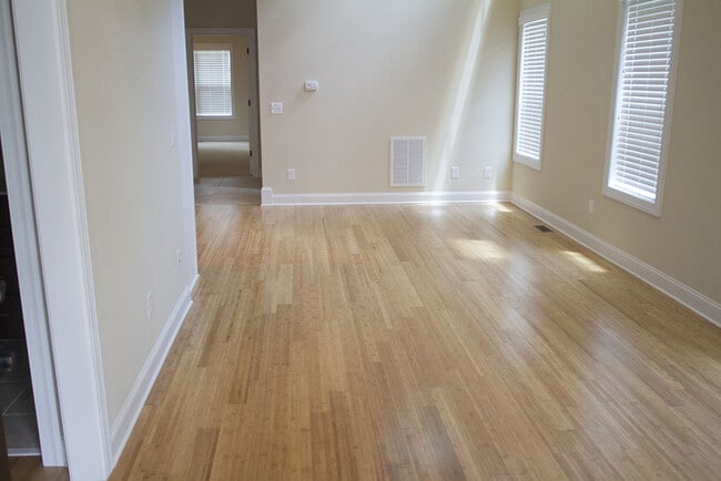 Photo - Spacious duplex on 9th Street