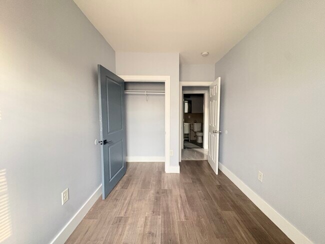 Photo - 152 Van Horne St Unidad 3