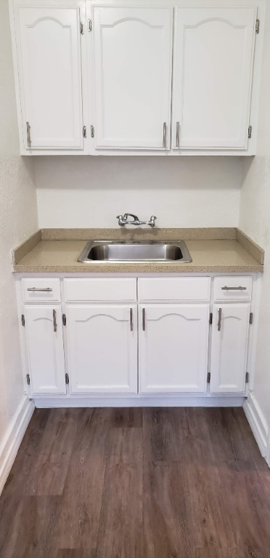 Photo - 1185 E Vernon Ave