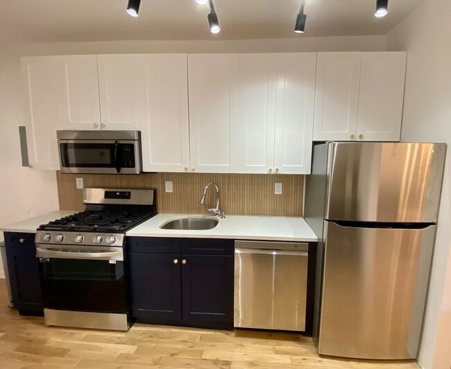 Photo - 388 Communipaw Ave