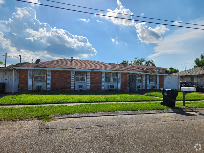 Building Photo - 4922 Rhodes Dr Unit 4922 Rental