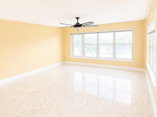 10777 W Sample Rd Unidad 312