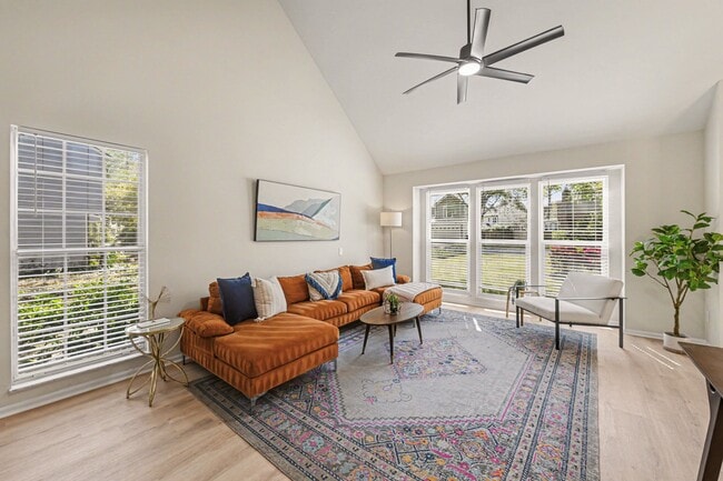 Photo - 1478 Diamond Blvd