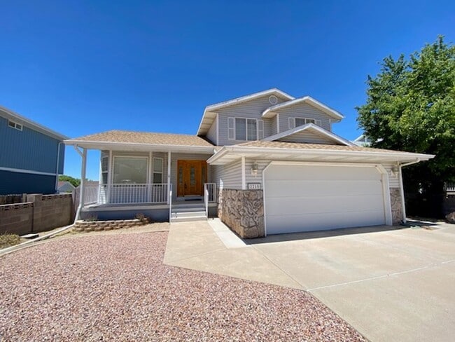 Building Photo - SPACIOUS HOME FOR RENT CEDAR CITY!