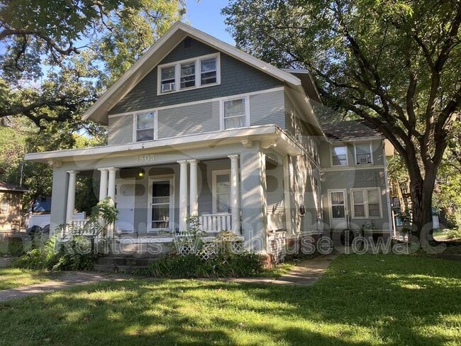 Photo - 2805 Cottage Grove Ave