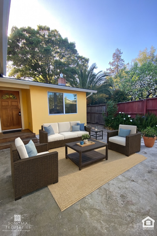 Photo - Bright & Cheery 2 Bedroom Home