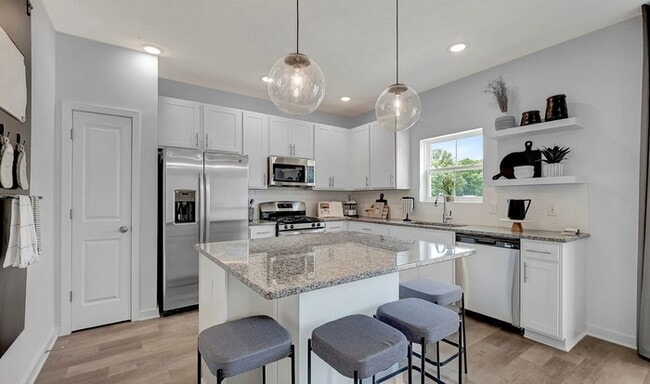 Photo - 463 Navona Dr