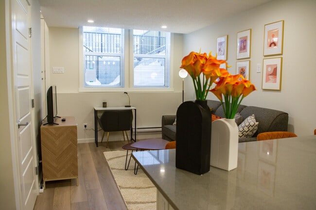 Photo - 317 Cranbrook Square SE Unit SI ID1346041P