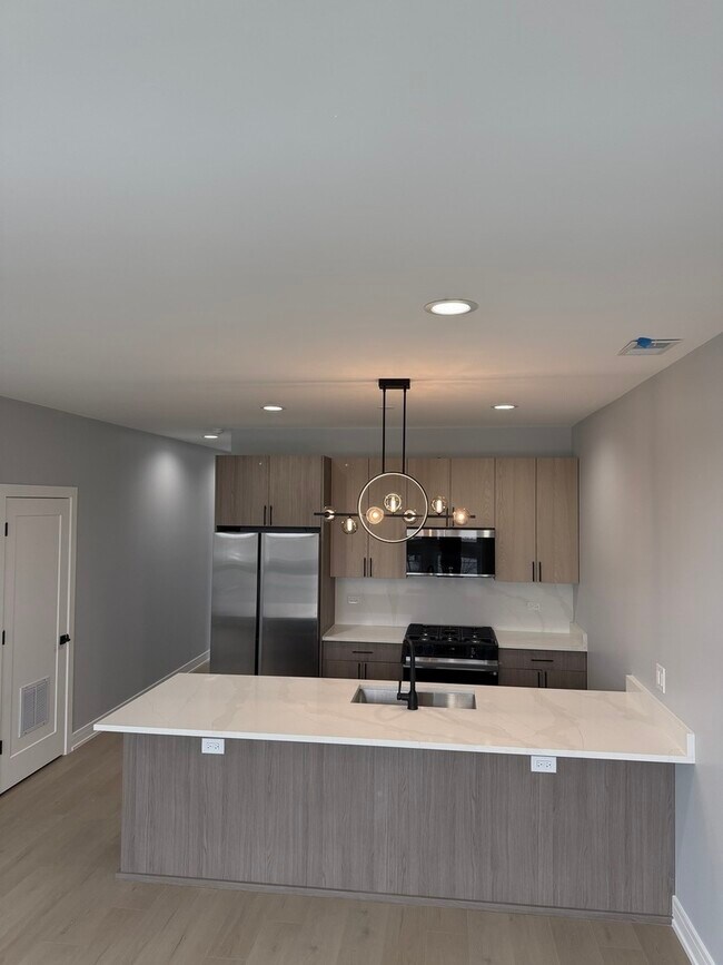 Photo - 2622 W Adams St