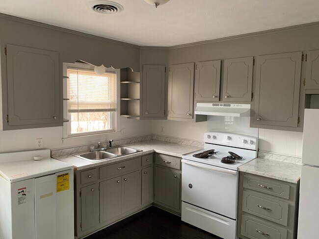 Building Photo - 2015 Old Mountain Creek Rd Unit 22