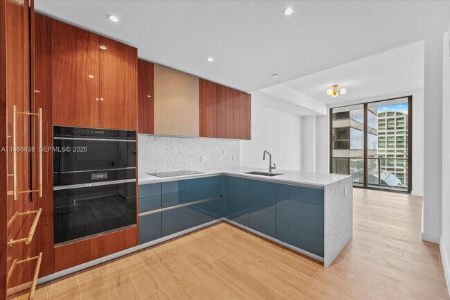 Photo - 2678 Tigertail Ave Unidad 1209