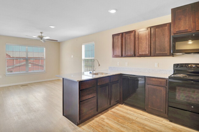 Photo - The Reserve at Chaffee Crossing Apartment ...