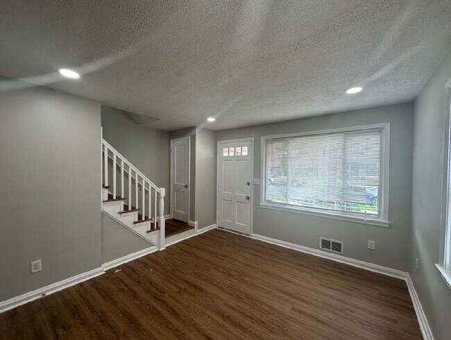 Photo - Spacious Three Bedroom House In Baltimore ...
