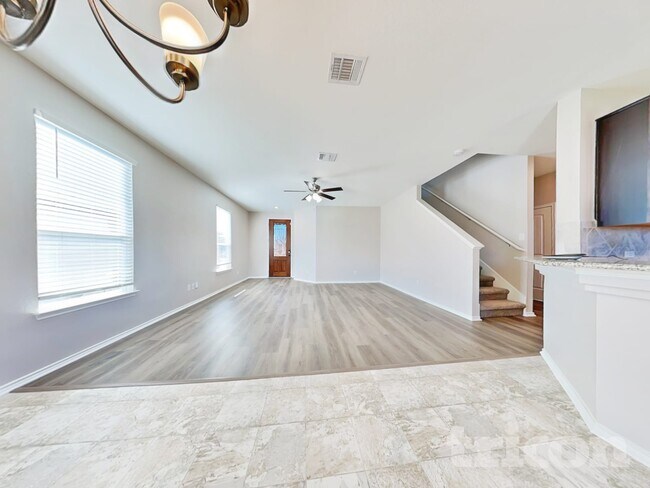 Photo - 13725 Vigilance St