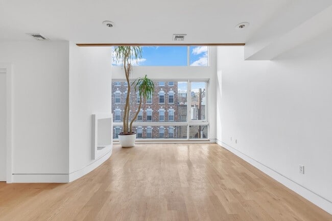 Photo - 611 MONROE St Unit 2