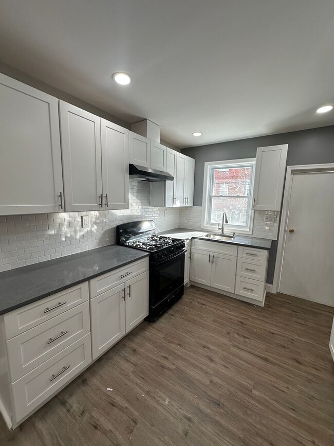 Photo - Newly Renovated 3 Bed/1 Bath Row Home