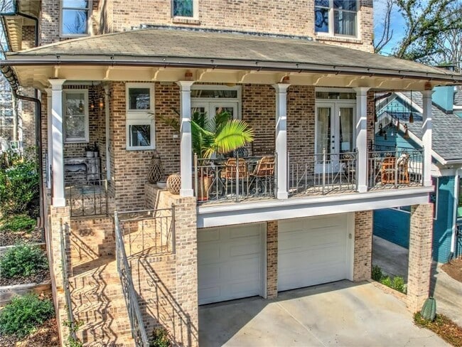 Photo - 656 Bonaventure Ave NE