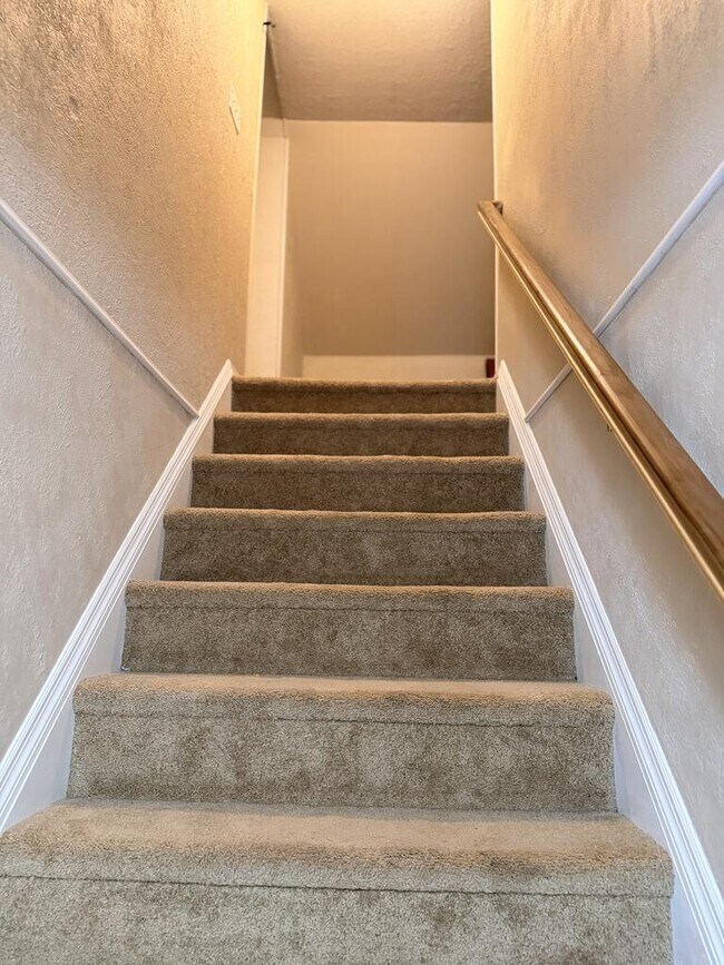 32300 Azalea Ln