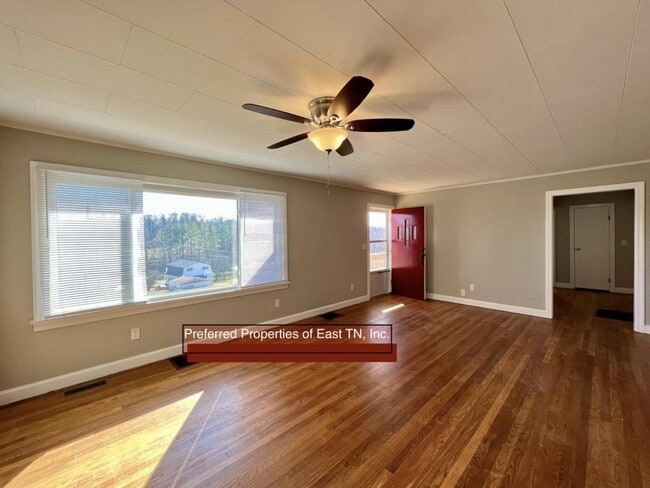 Photo - 160 Majestic Cir
