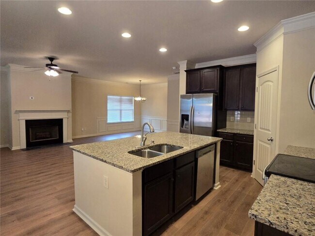 Photo - 3367 Greyhawk Crossing