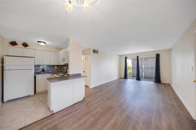 Photo - 8701 SW 141st St Unidad F6