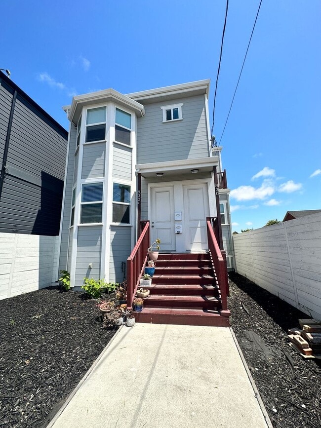 Photo - Remodeled 2bed/1 bath! Pets Ok! In-unit laundry!