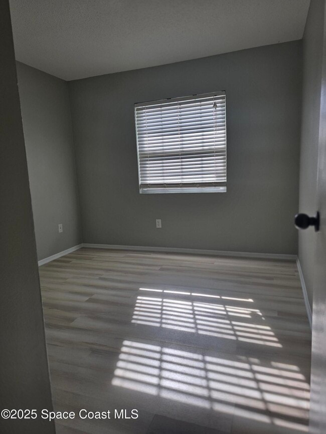 Photo - 957 Burn Dr NE