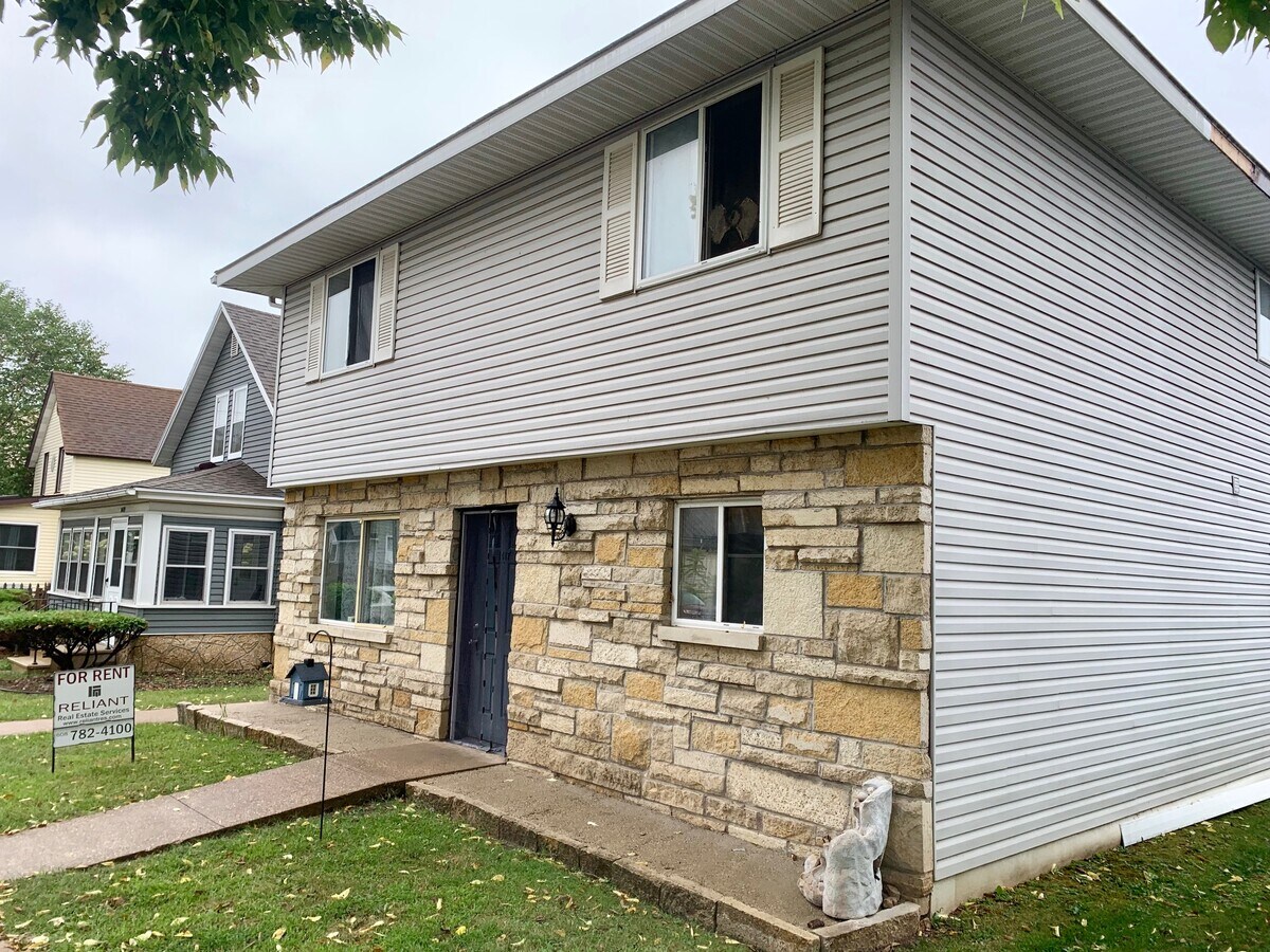 Photo - 1415 Caledonia St