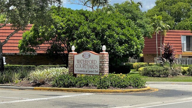 Photo - 709 NW 98th Cir