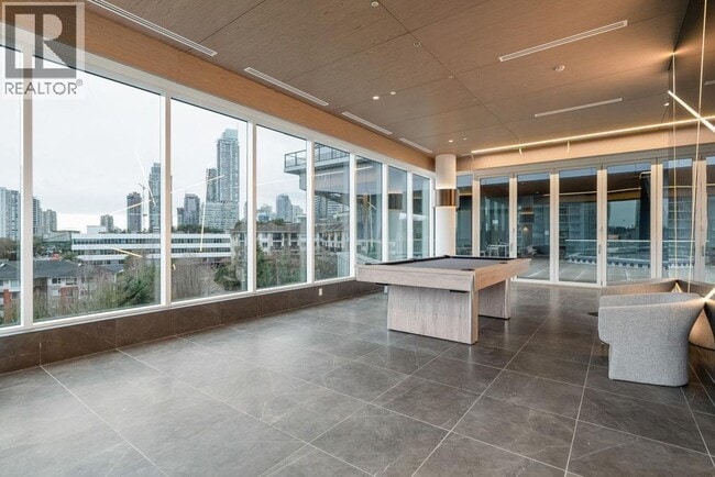 Photo - 4720 Lougheed Hwy. Unité 907