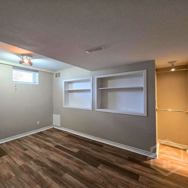 Photo - 2 Bedroom Basement Apartment!! Unité 2