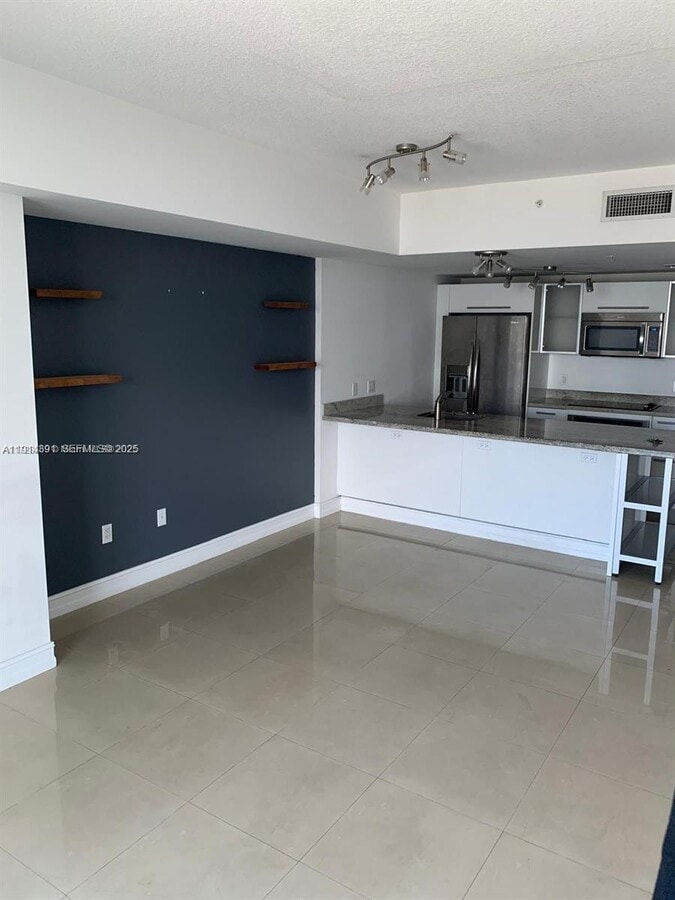 Photo - 185 SW 7th St Unidad 2505