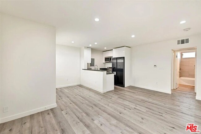 Photo - 5529 Bonner Ave Unit 3